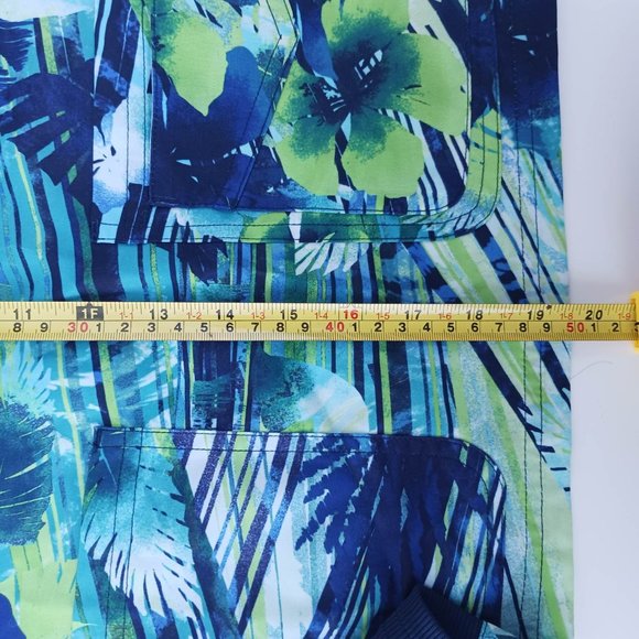 Koi Women's Size S Blue Green Flower V-Neck Shirt - Picture 5 of 7